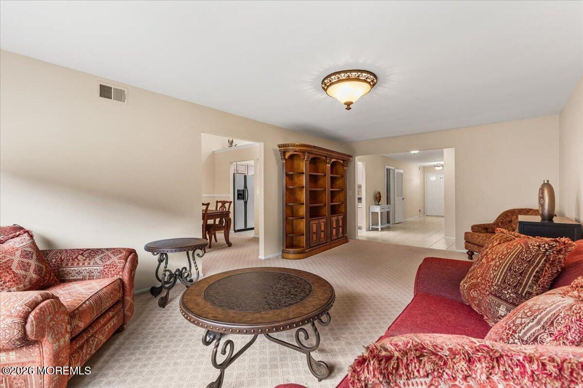 122 Maplecrest Drive W