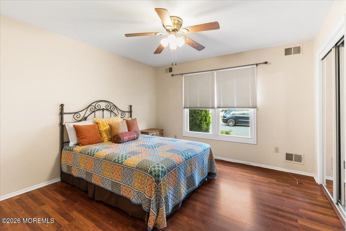 122 Maplecrest Drive W