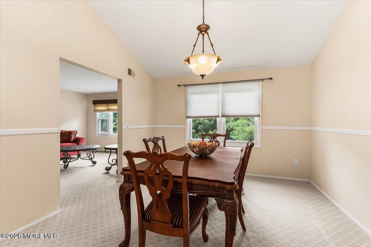 122 Maplecrest Drive W