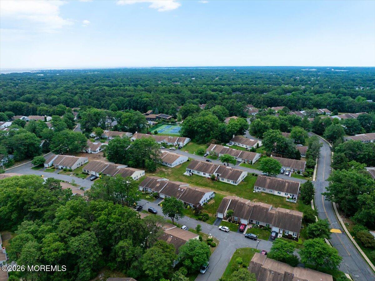 122 Maplecrest Drive W