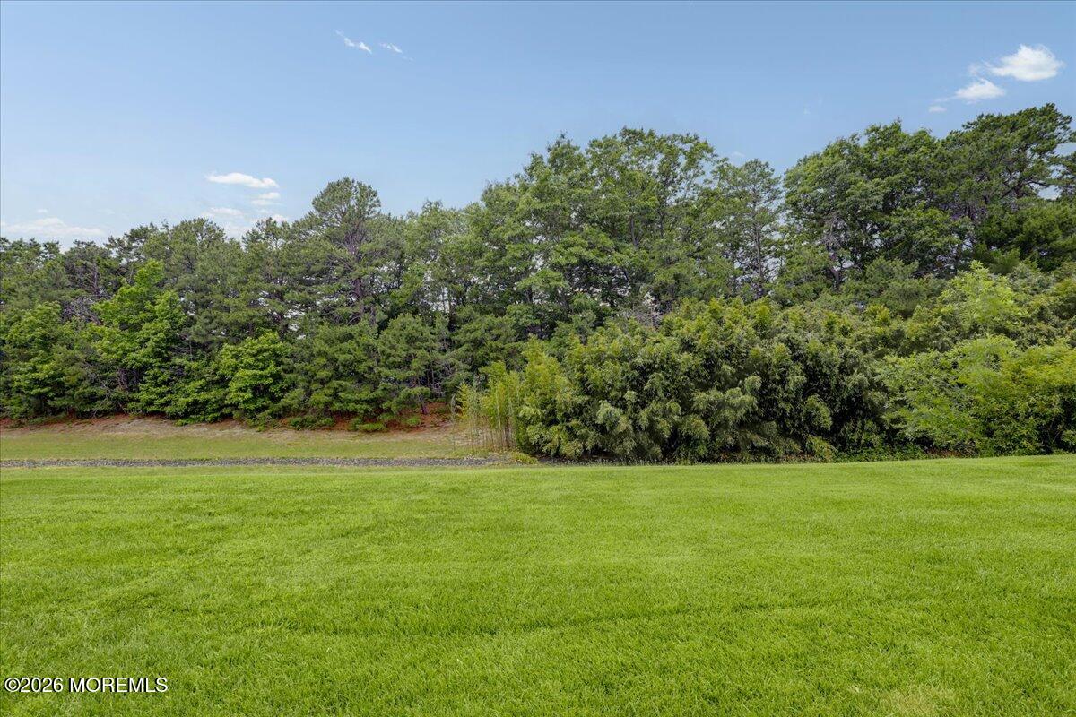 122 Maplecrest Drive W