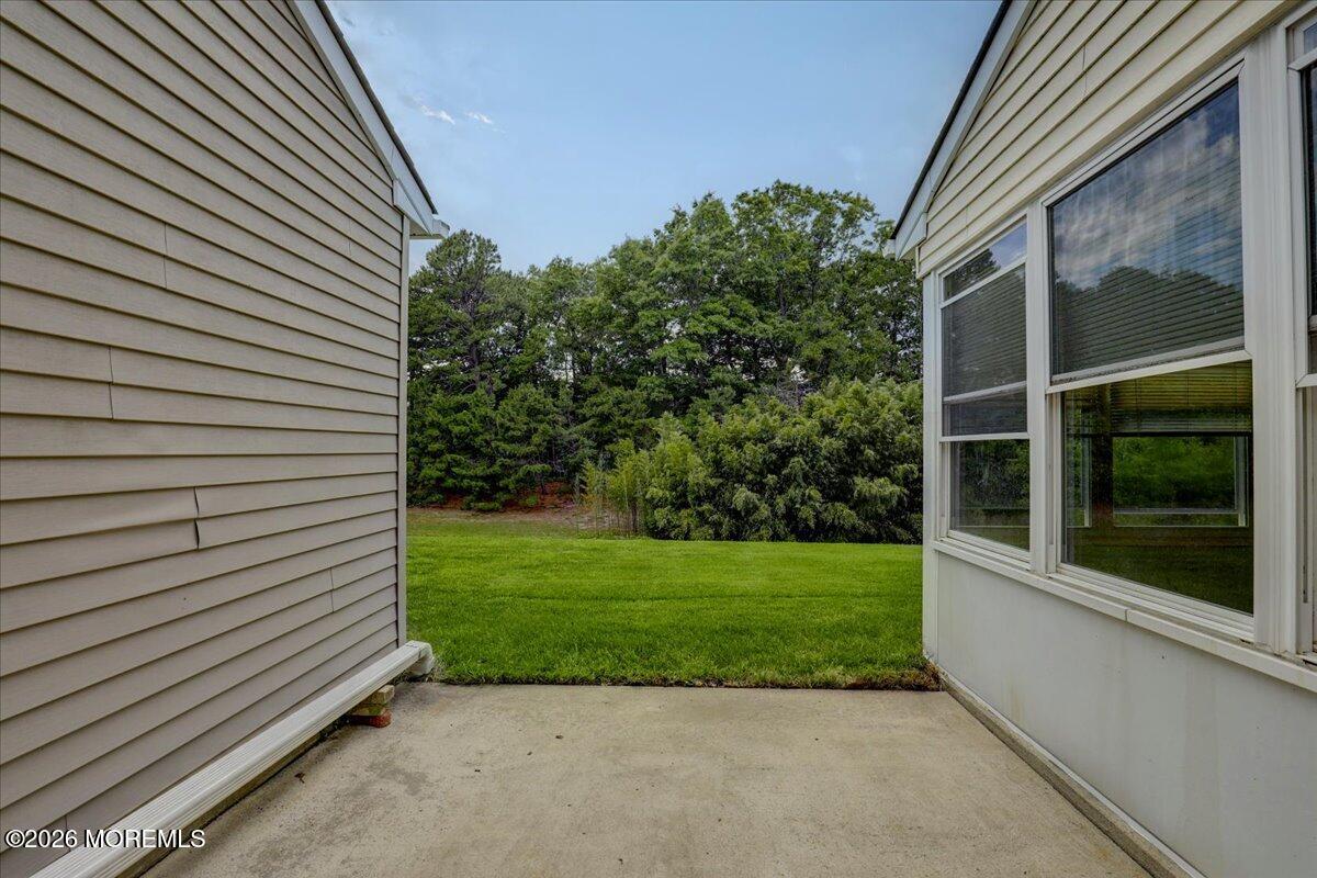 122 Maplecrest Drive W