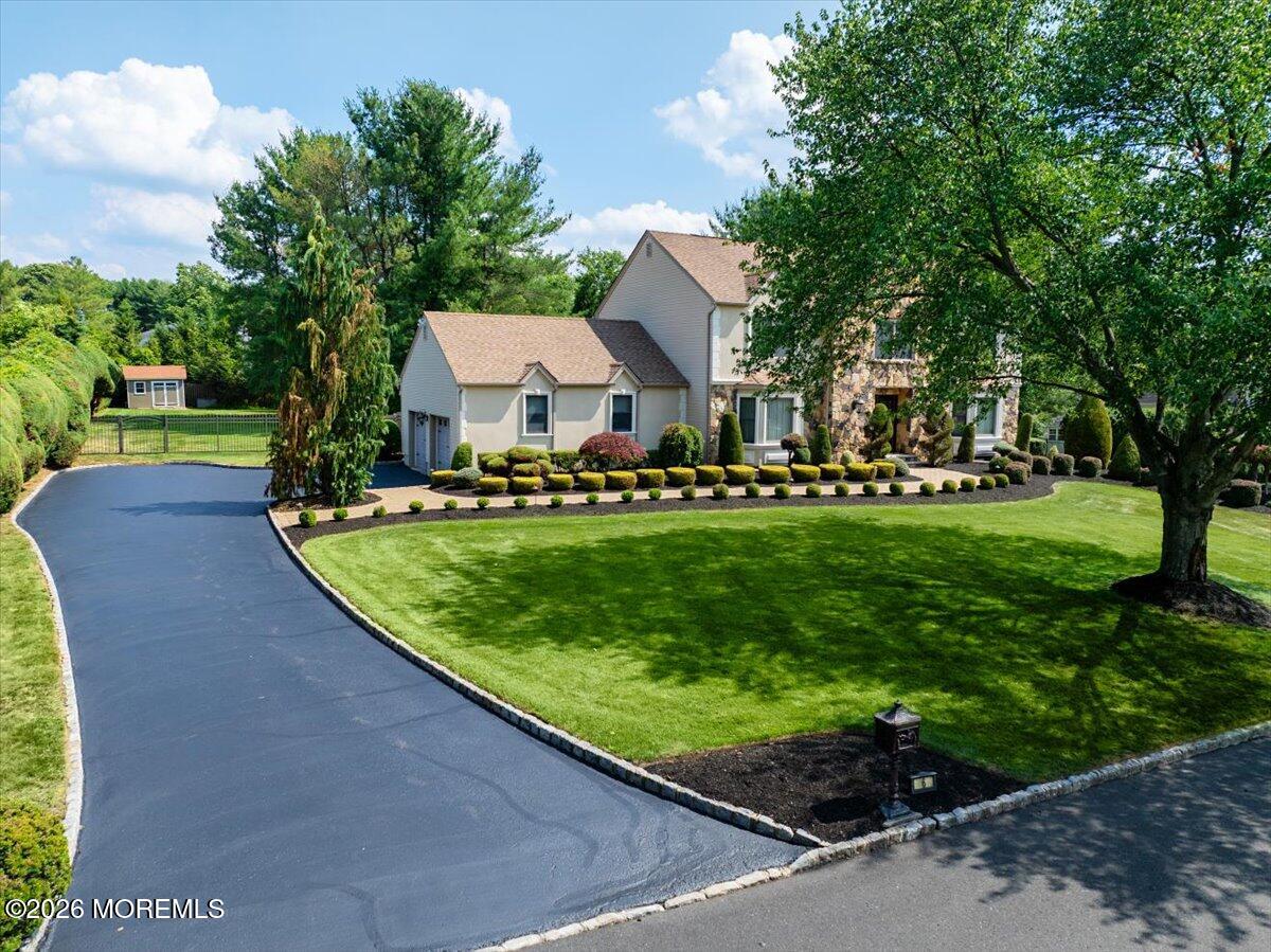 6 Woodhollow Drive
