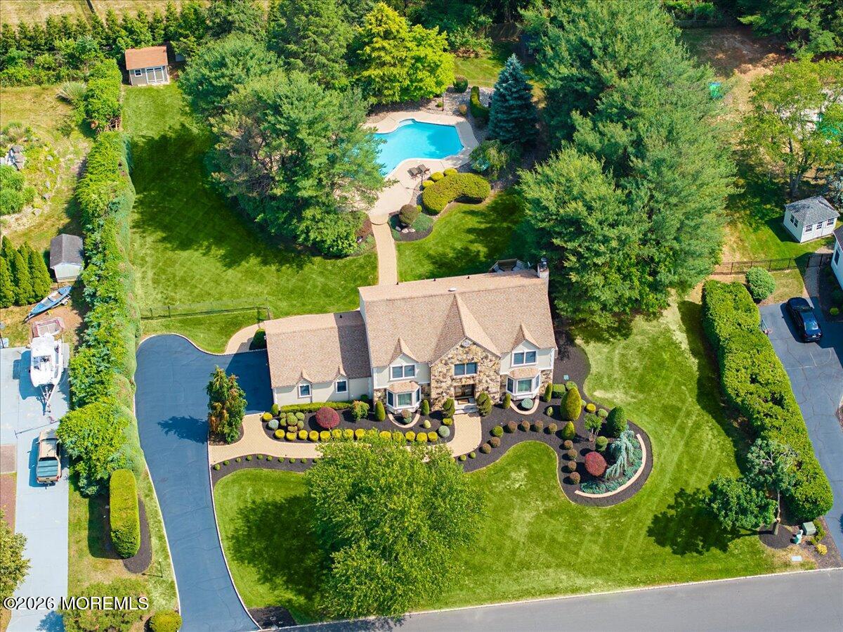 6 Woodhollow Drive