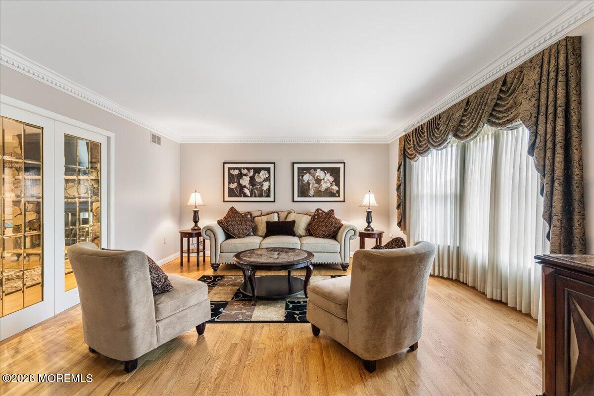 6 Woodhollow Drive