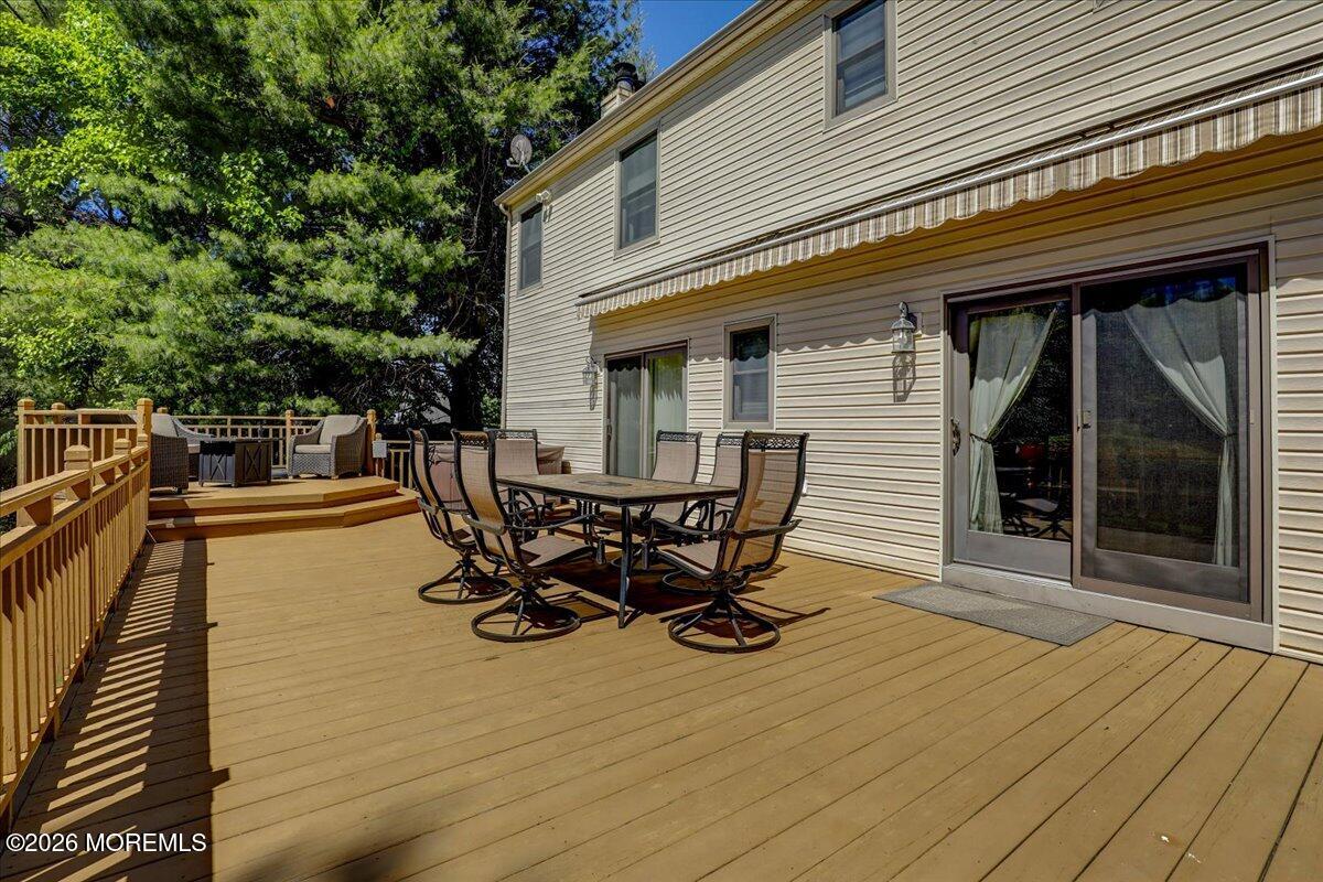 6 Woodhollow Drive