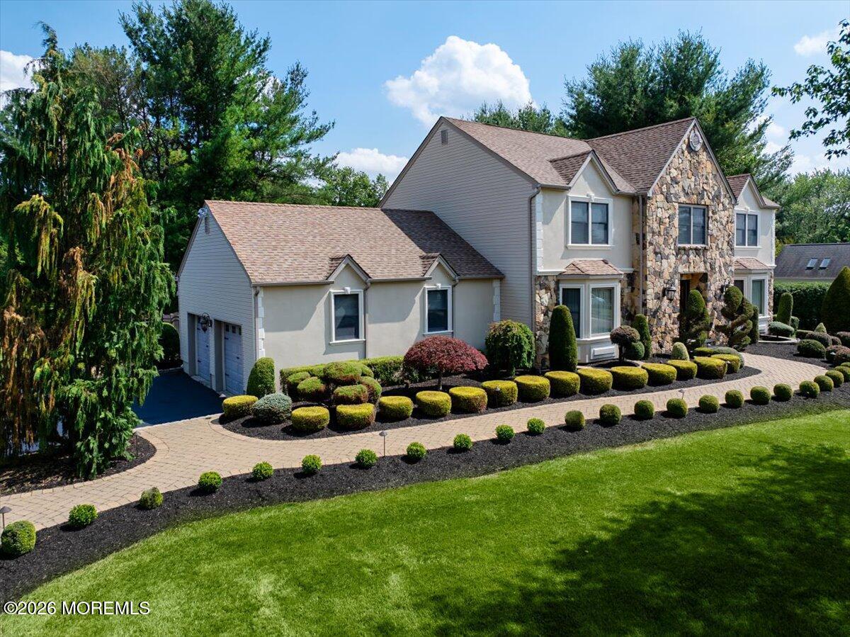 6 Woodhollow Drive