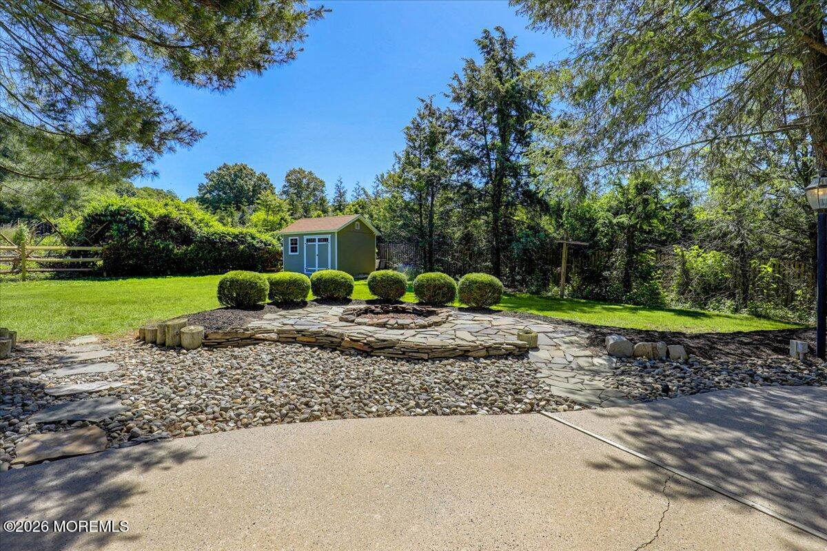 6 Woodhollow Drive