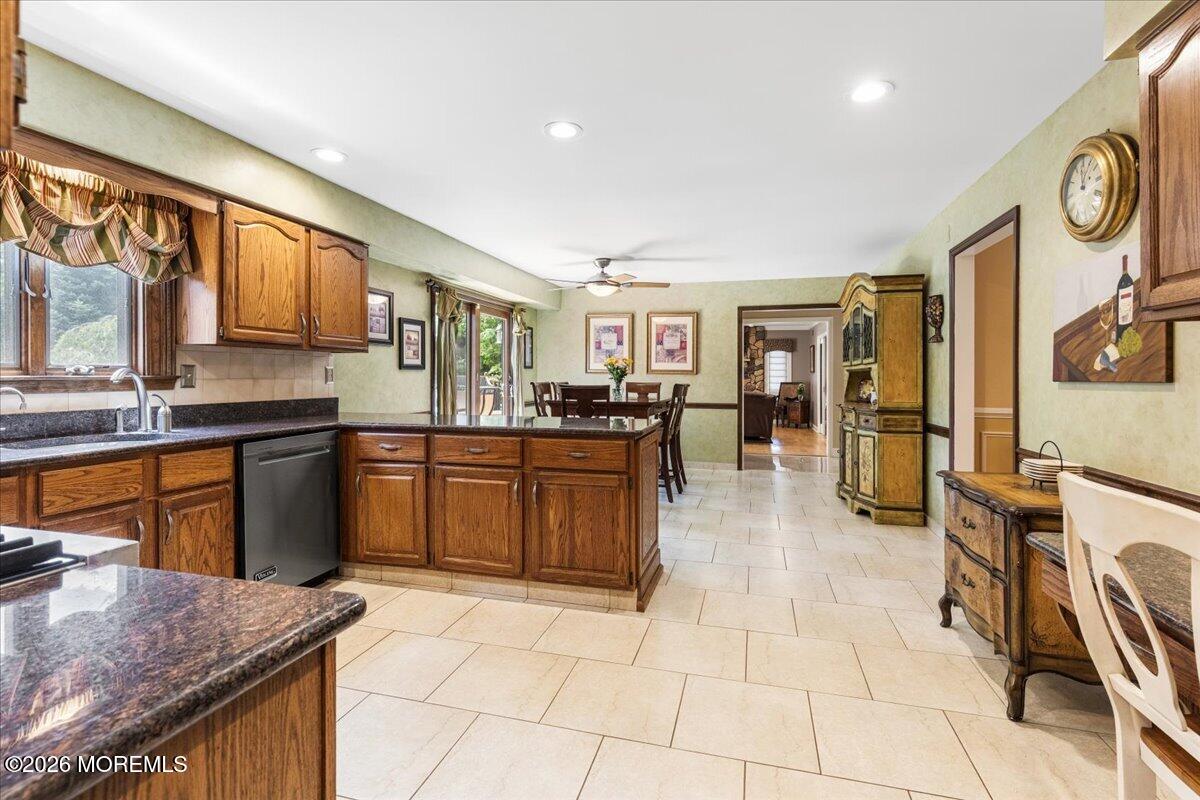 6 Woodhollow Drive