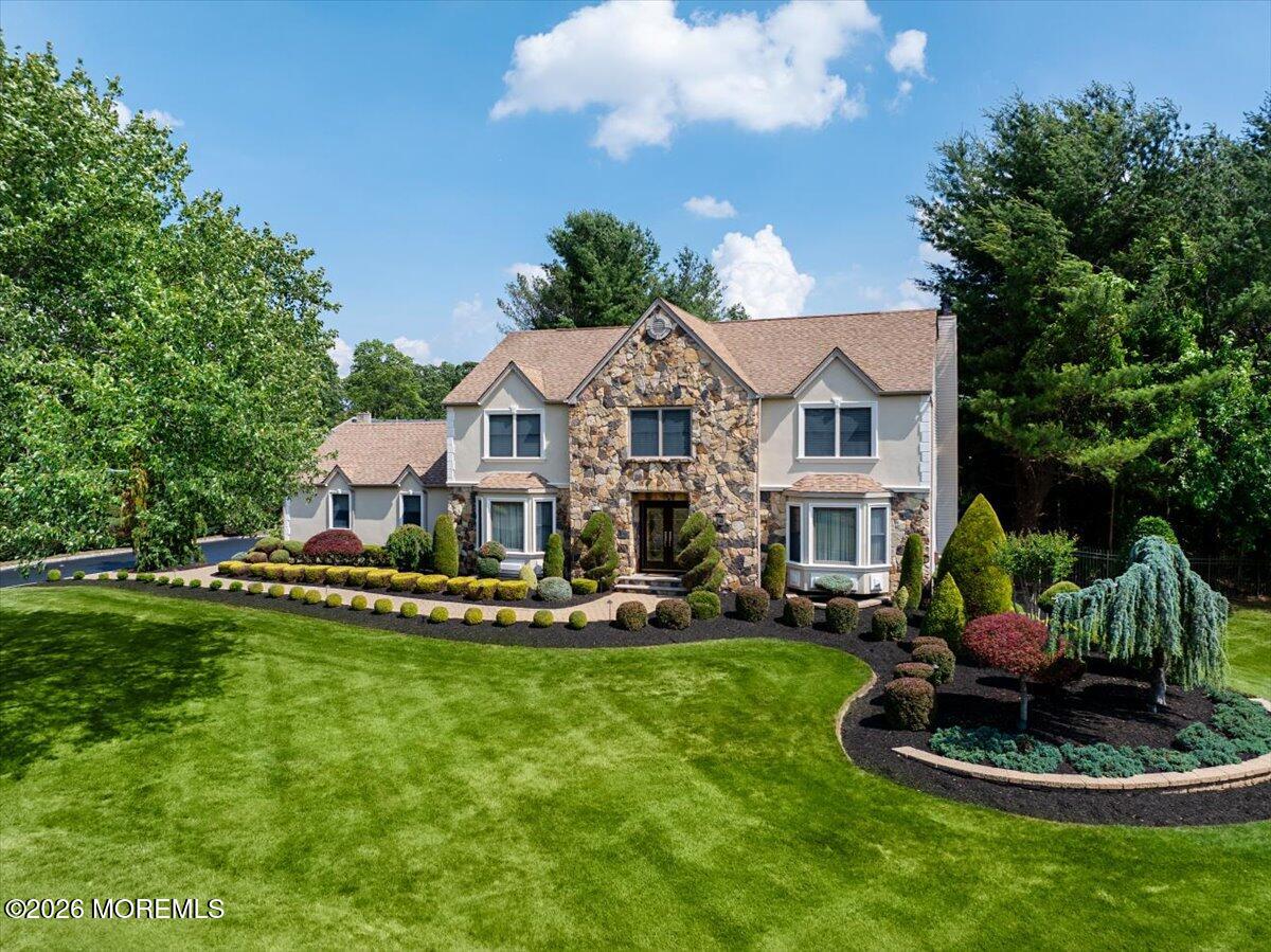 6 Woodhollow Drive