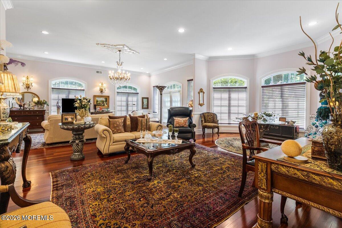 216 Holland Road