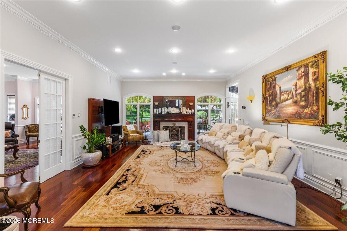 216 Holland Road