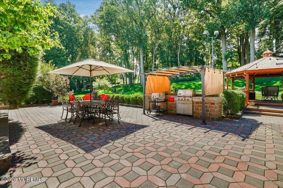 216 Holland Road