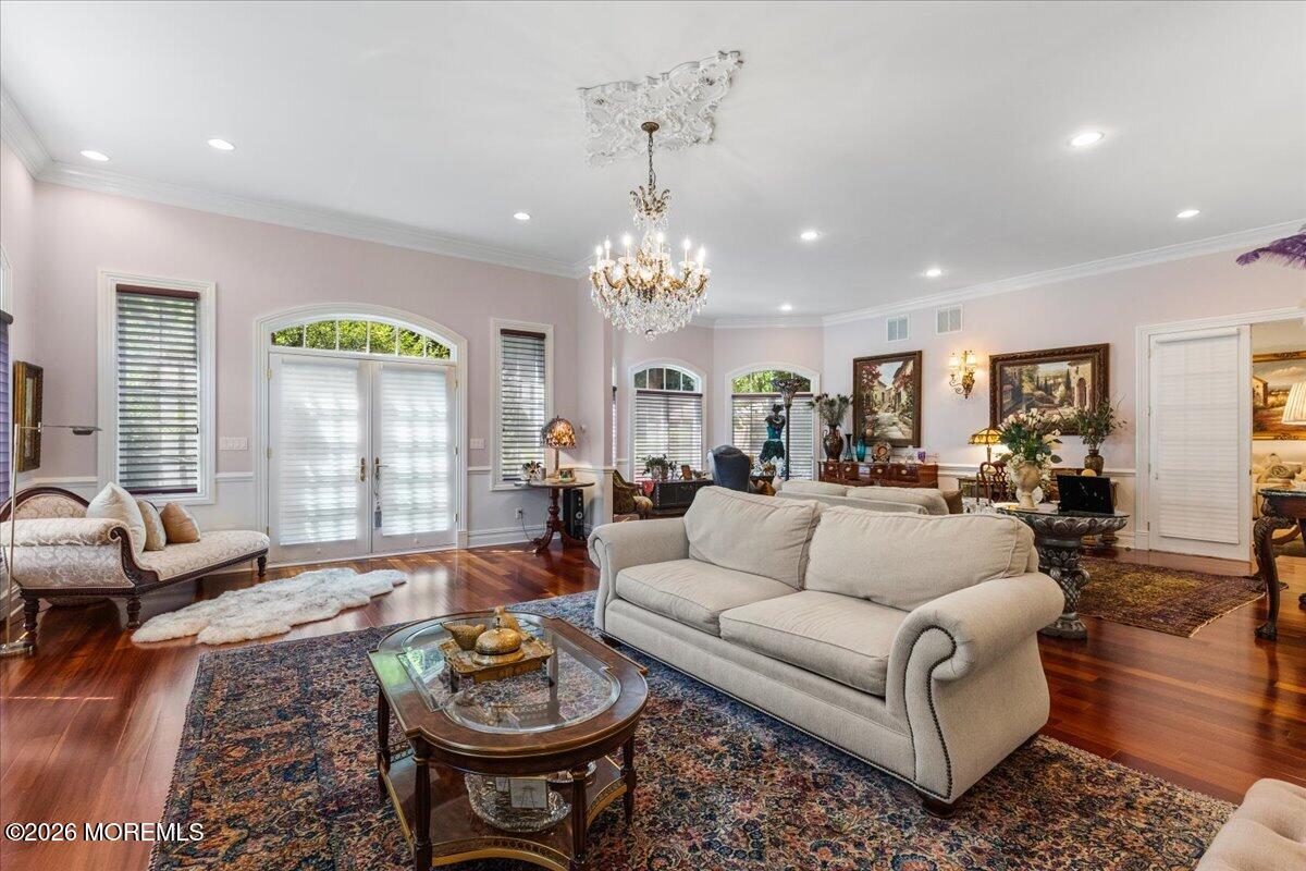 216 Holland Road