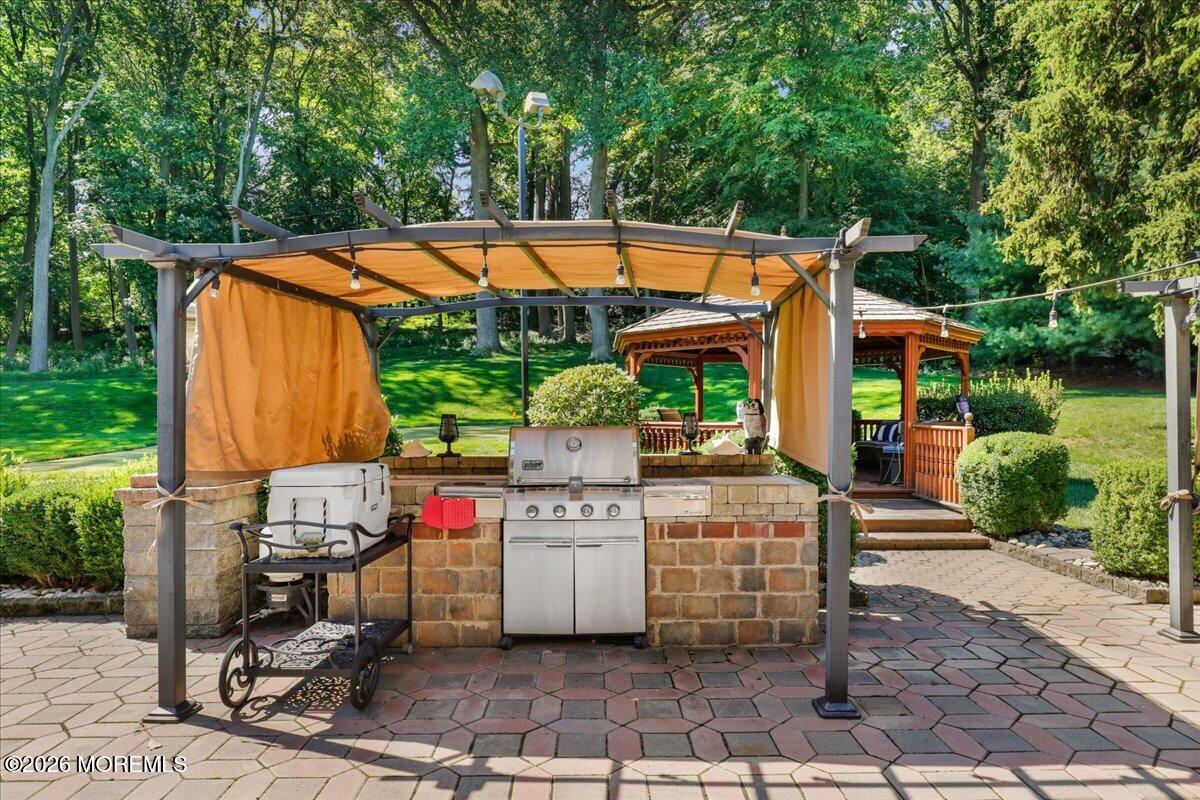 216 Holland Road
