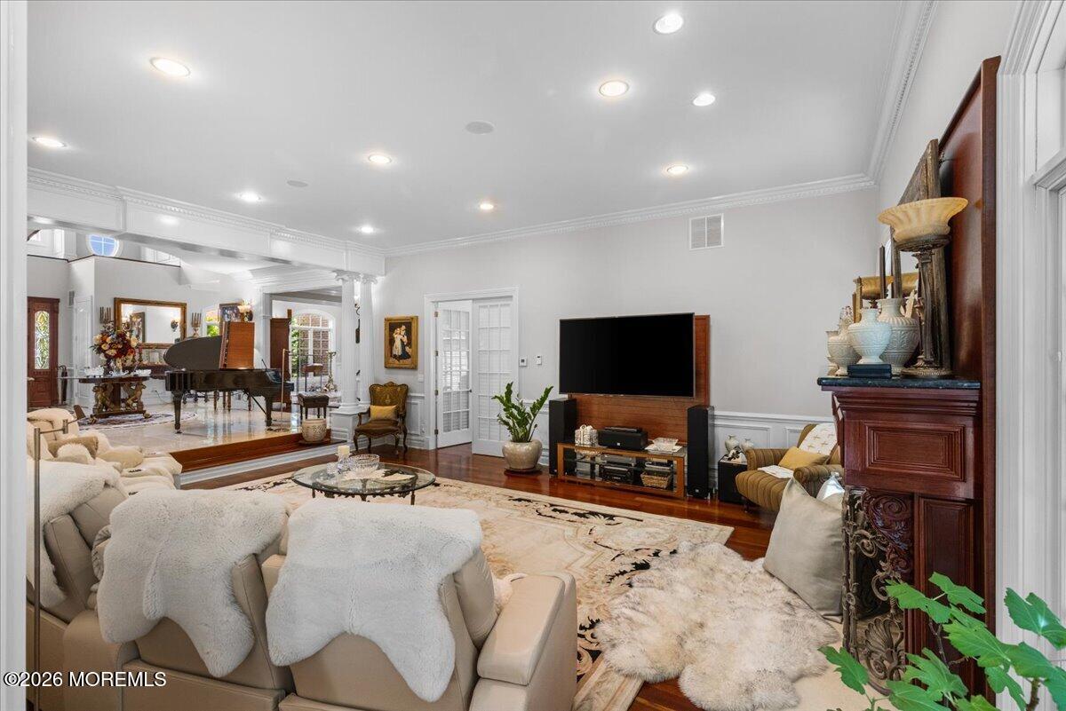 216 Holland Road