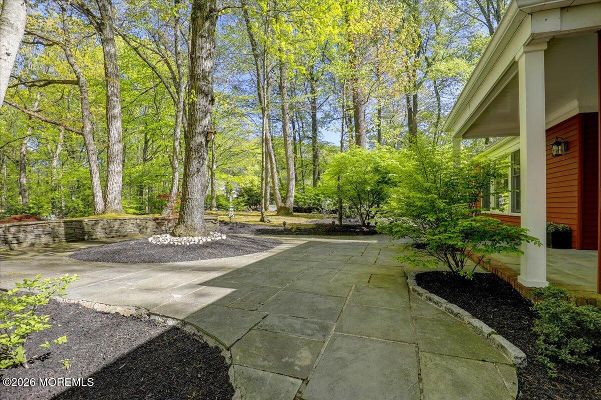 6 Twin Brooks Court