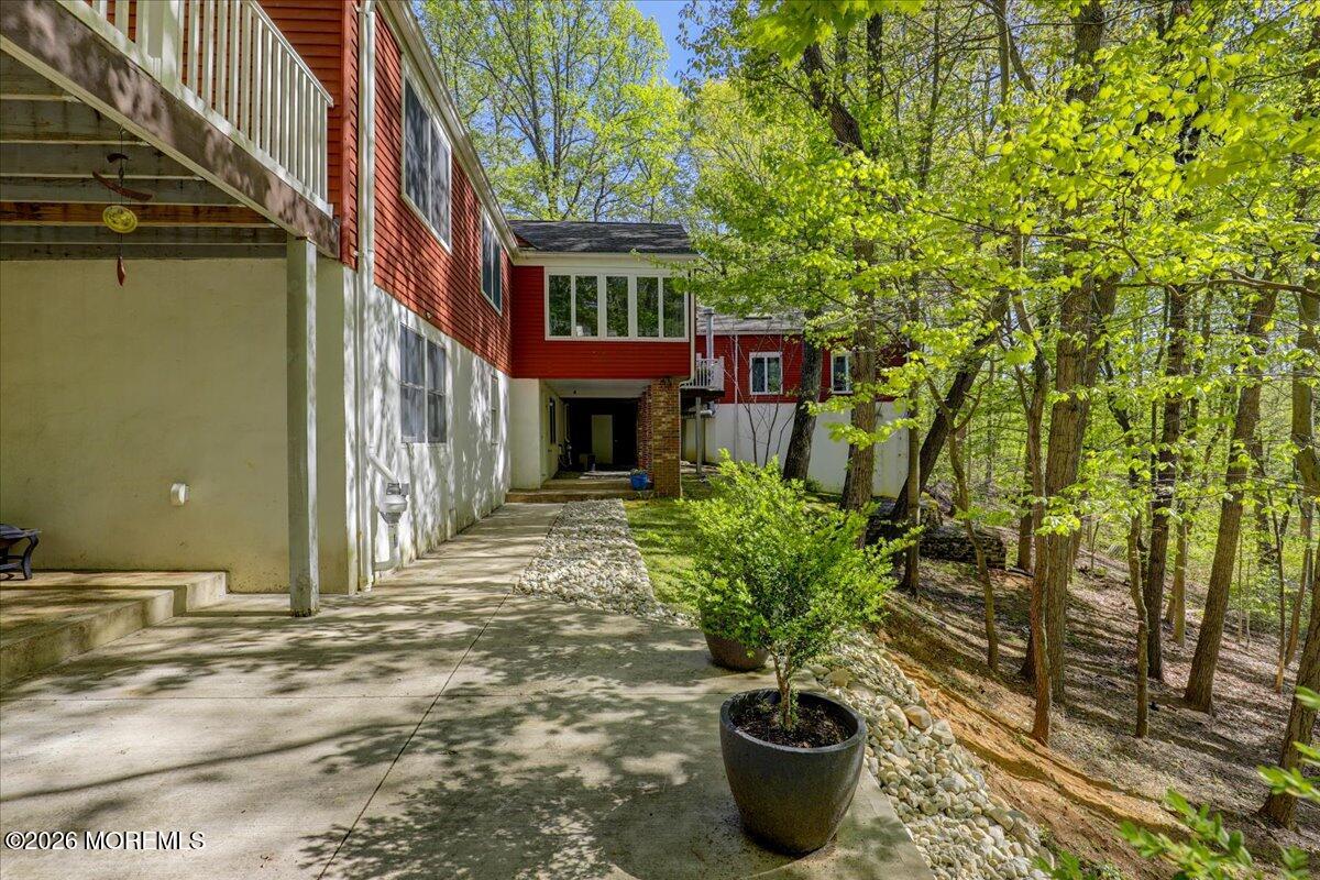 6 Twin Brooks Court