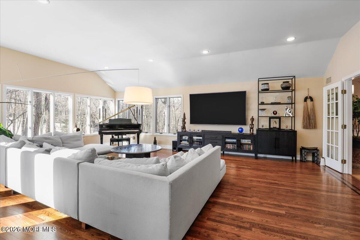 6 Twin Brooks Court