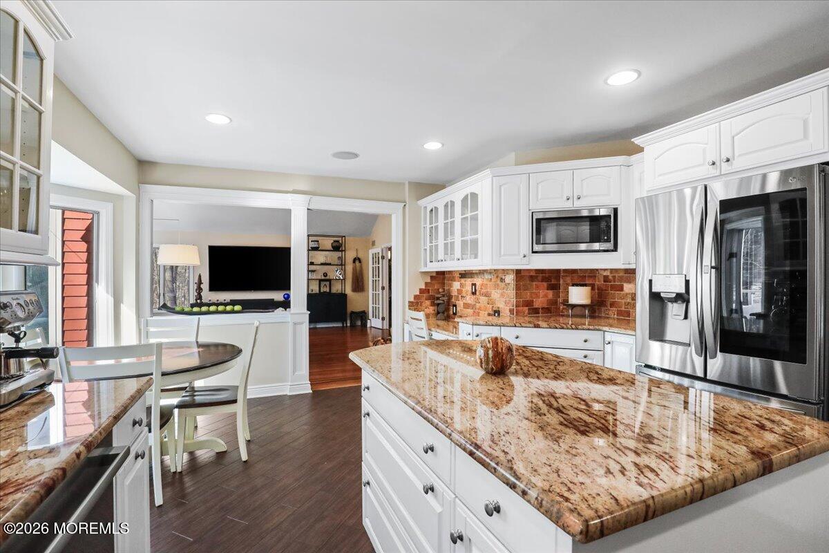 6 Twin Brooks Court