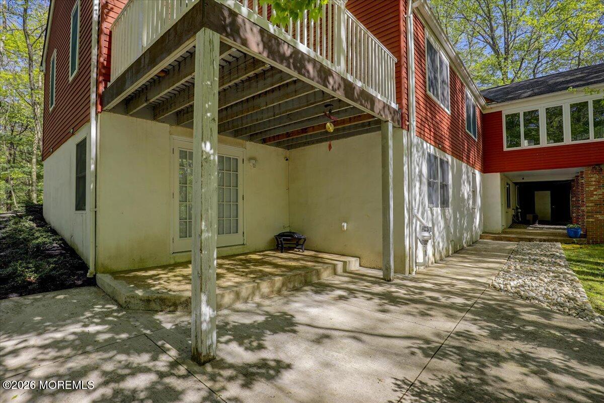 6 Twin Brooks Court