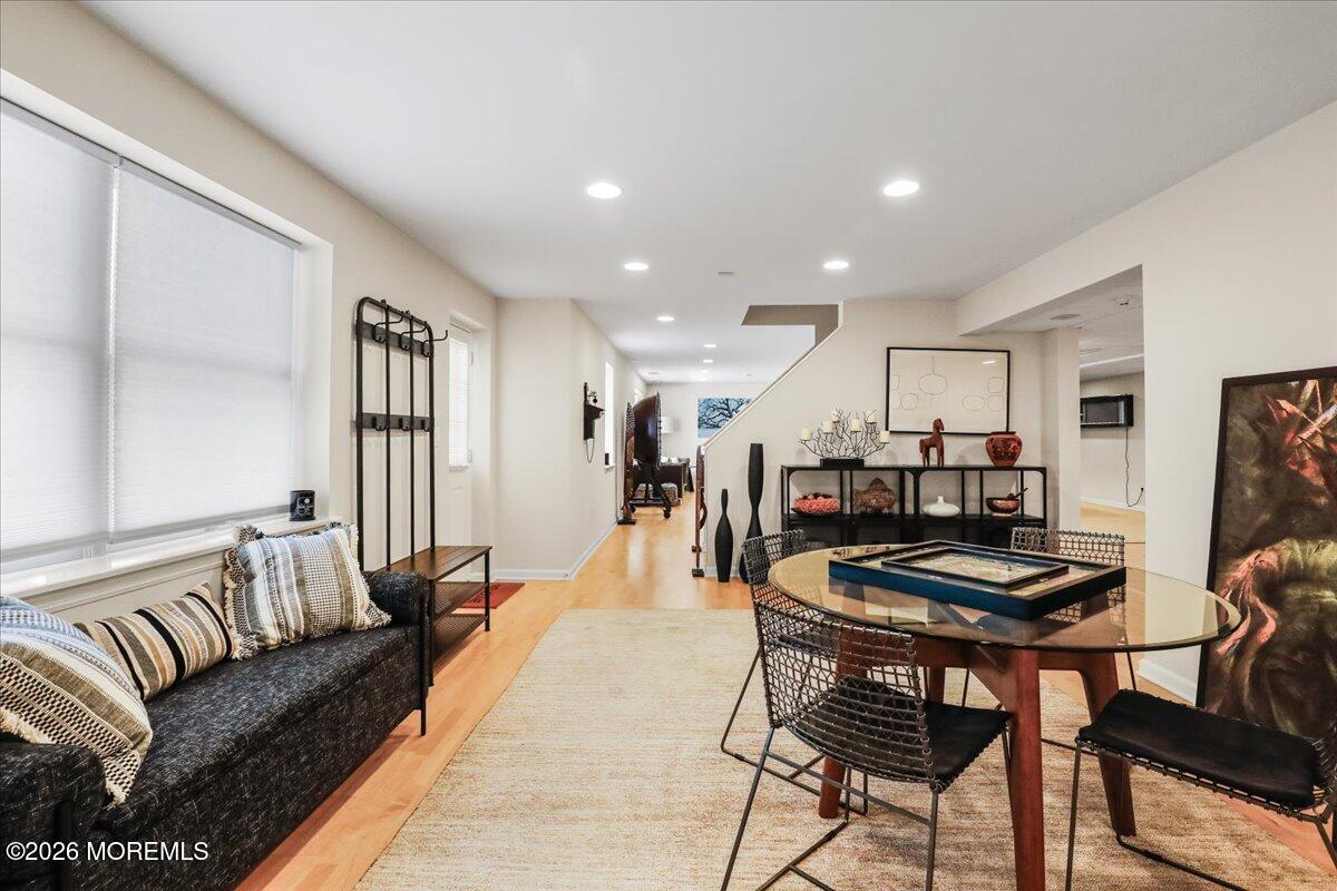 6 Twin Brooks Court
