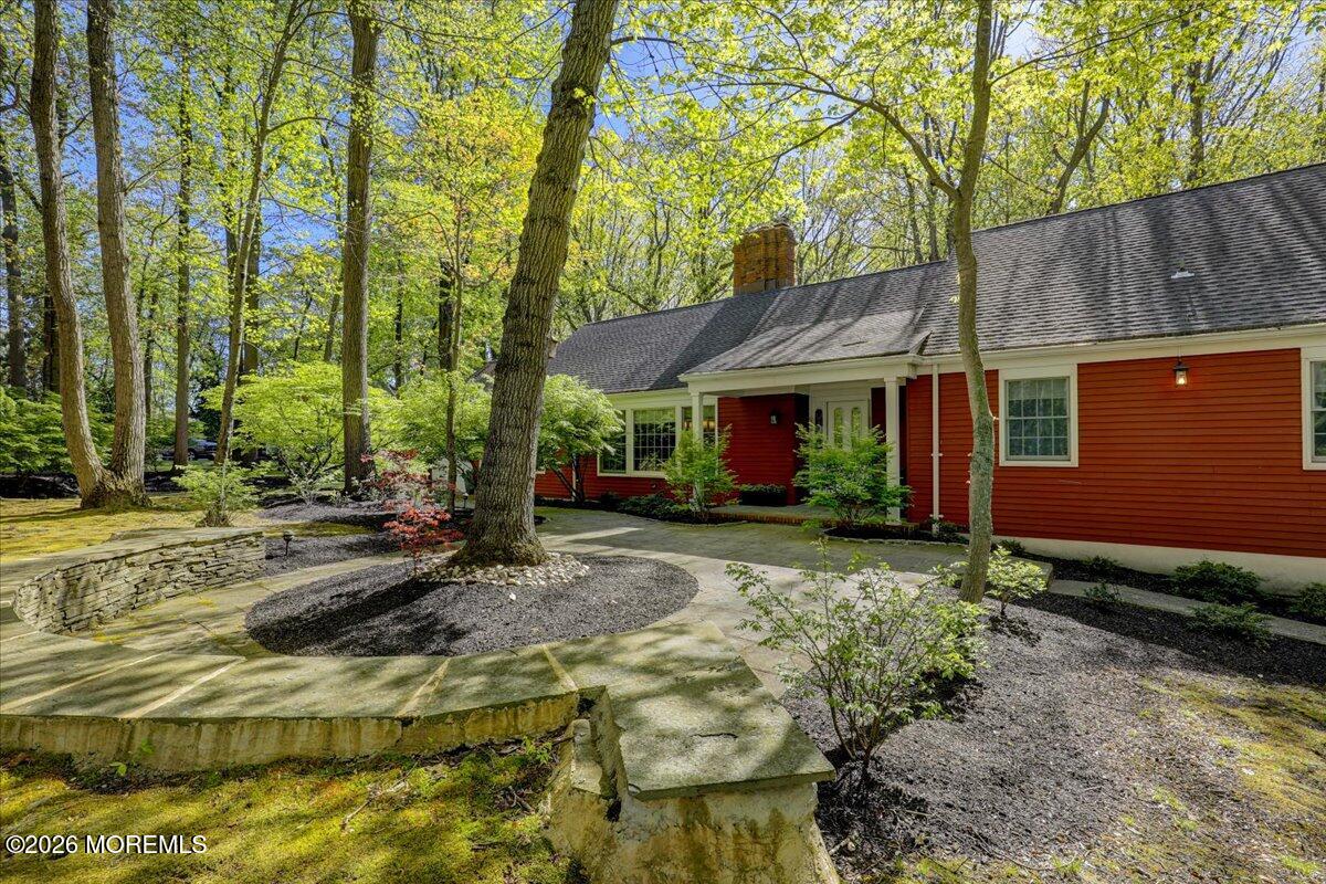 6 Twin Brooks Court
