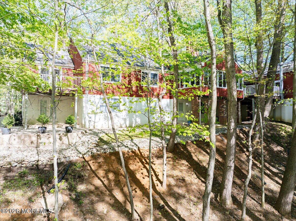 6 Twin Brooks Court