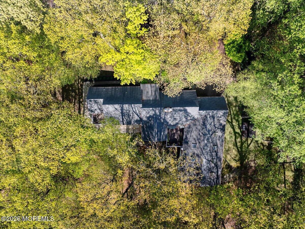 6 Twin Brooks Court