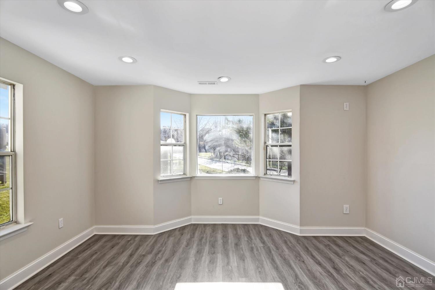 67 Nottingham Drive # 33