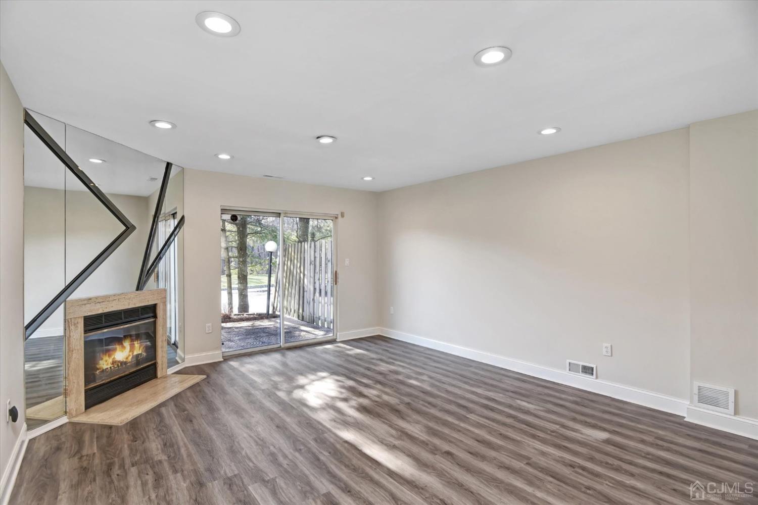 67 Nottingham Drive # 33