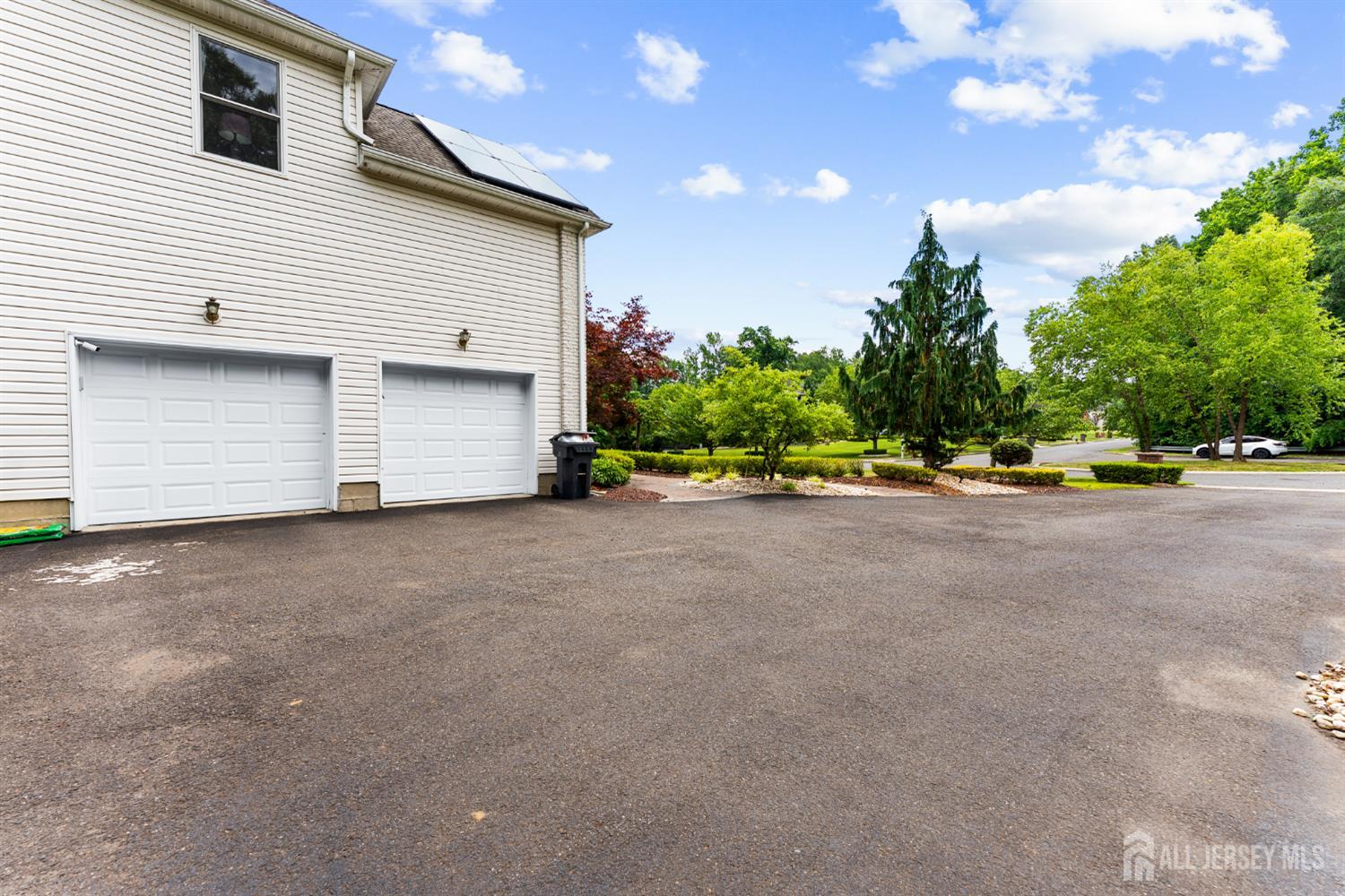 16 Dakota Drive