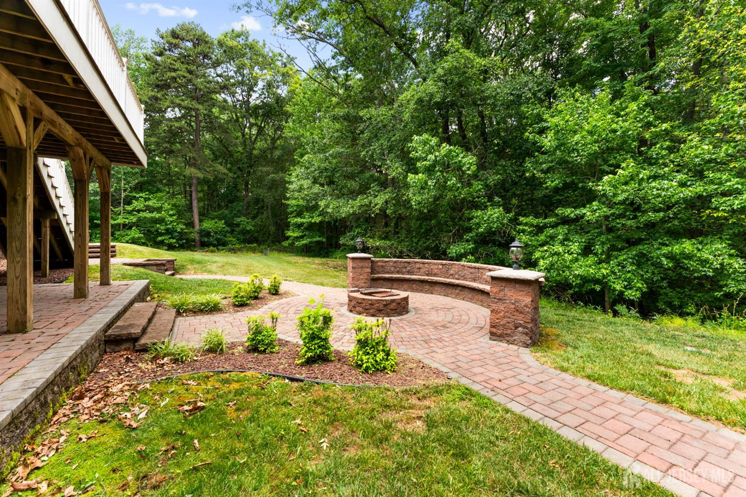 16 Dakota Drive