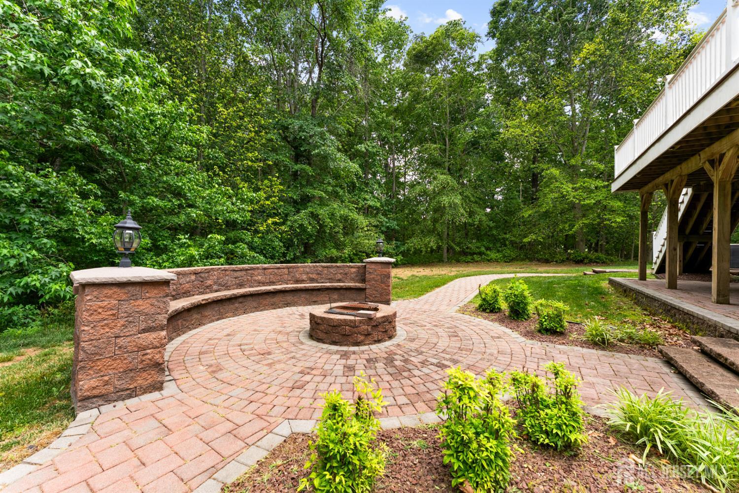 16 Dakota Drive