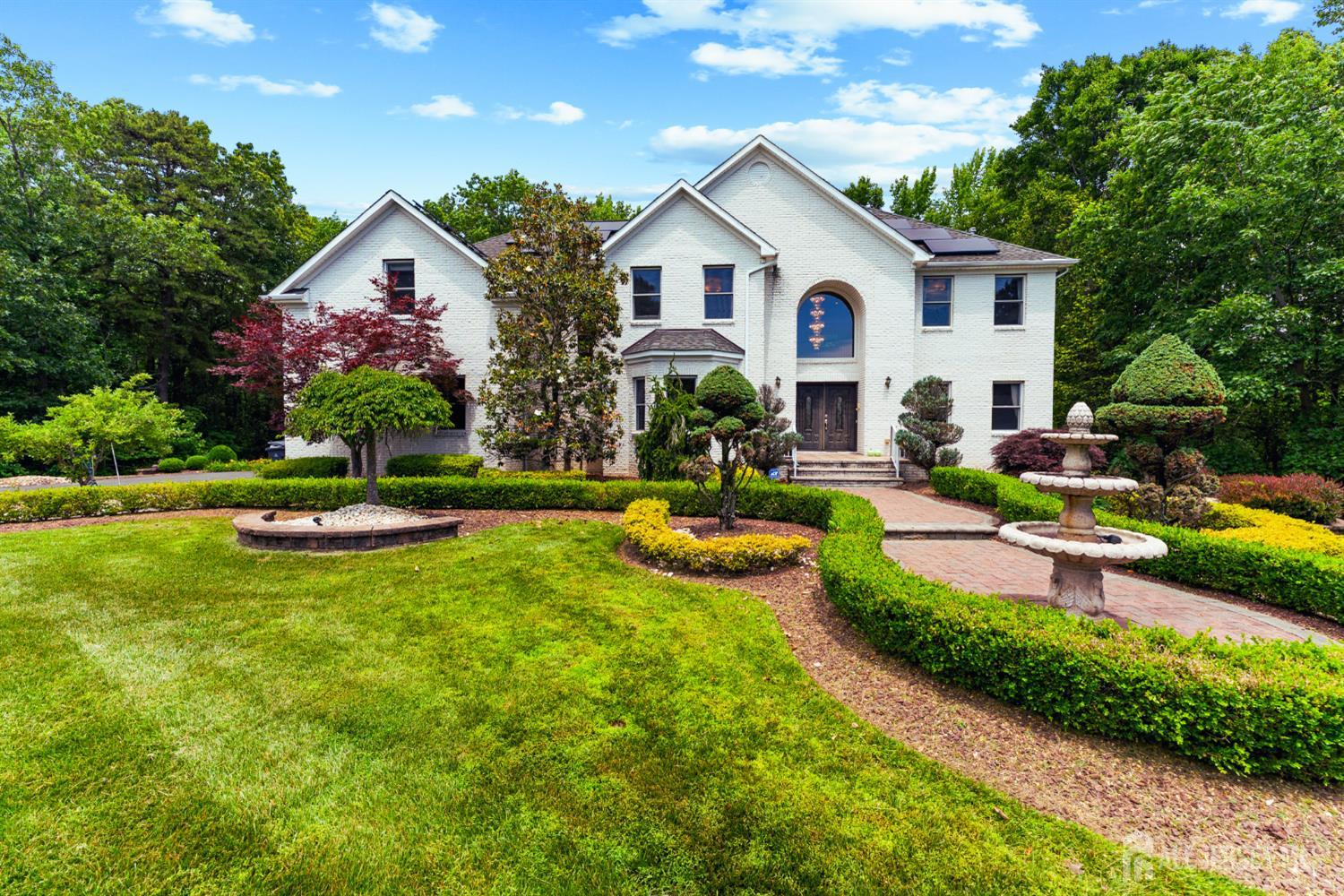 16 Dakota Drive
