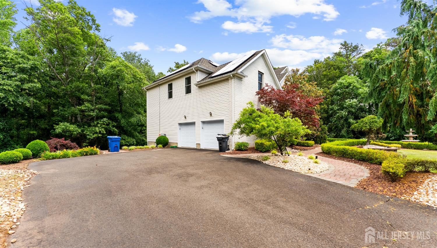 16 Dakota Drive