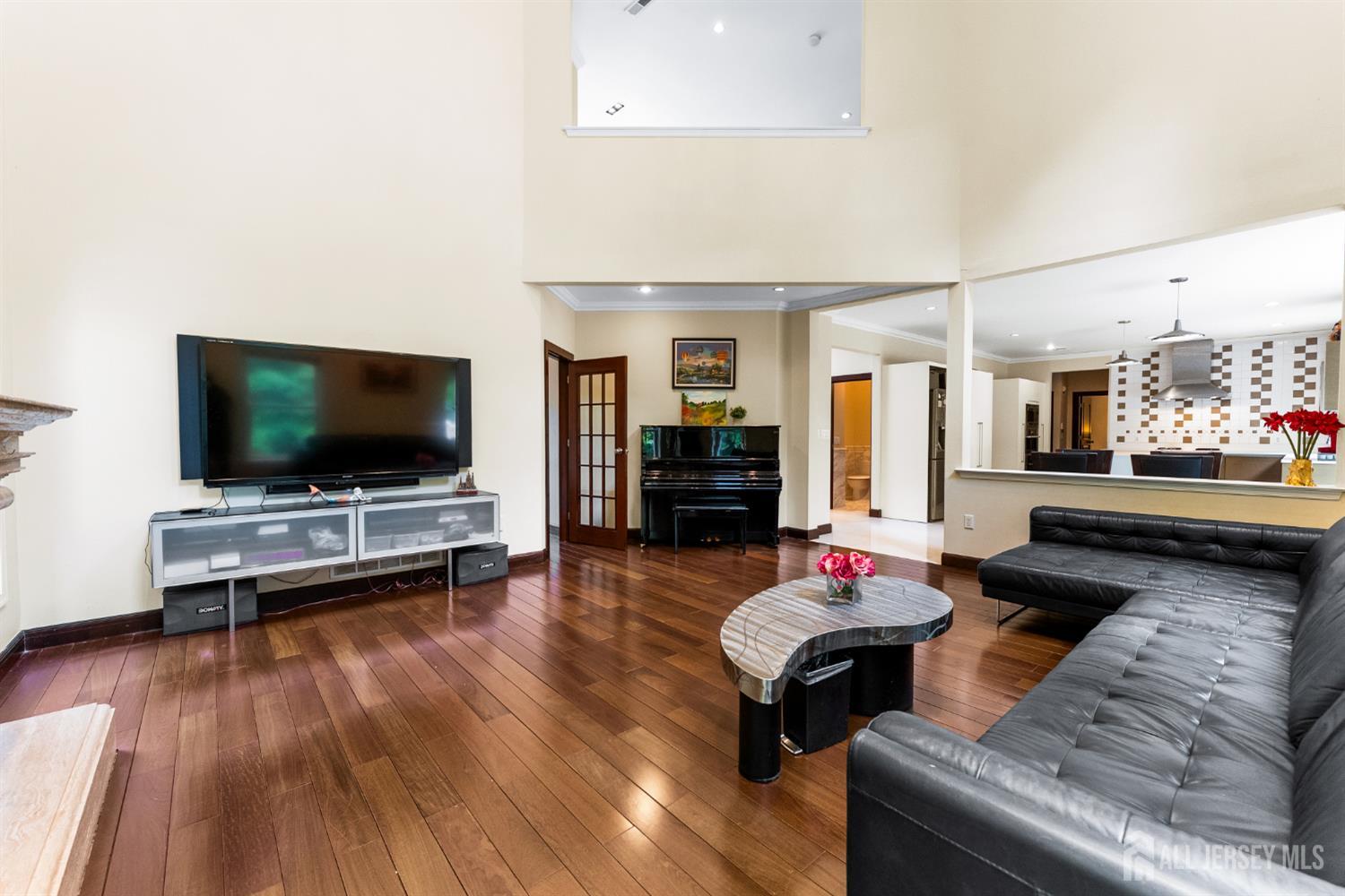16 Dakota Drive