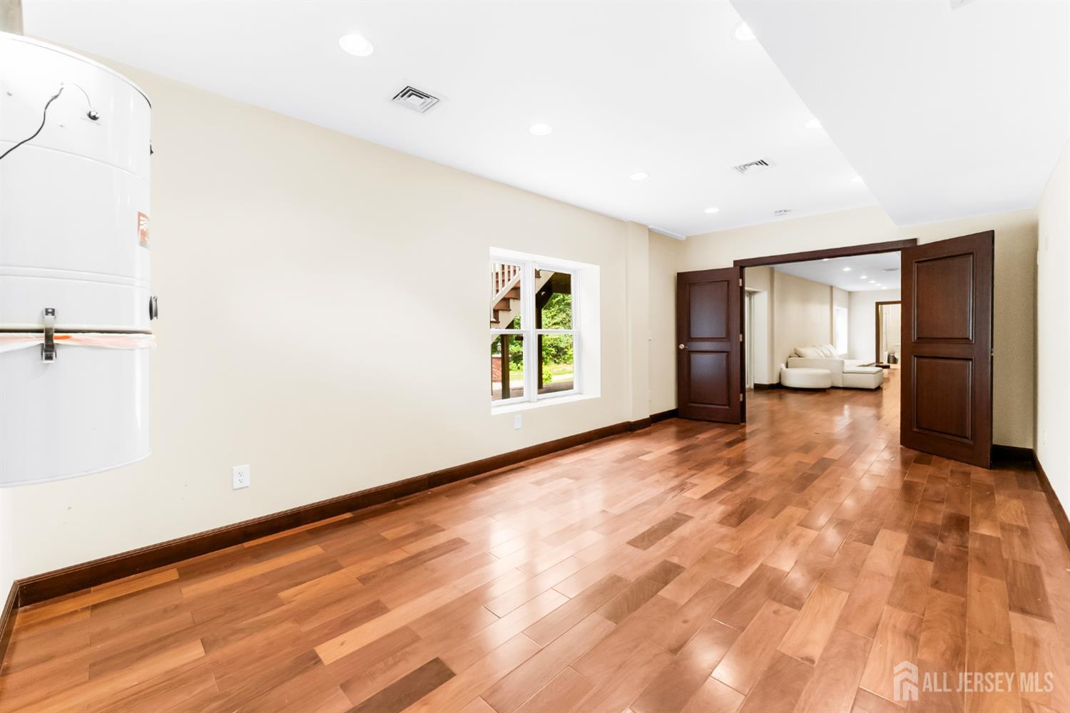 16 Dakota Drive