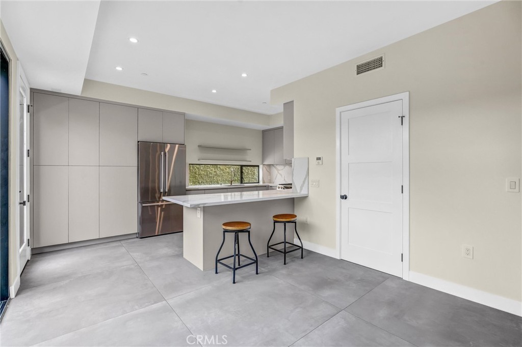 1343 1/2 Seward Street