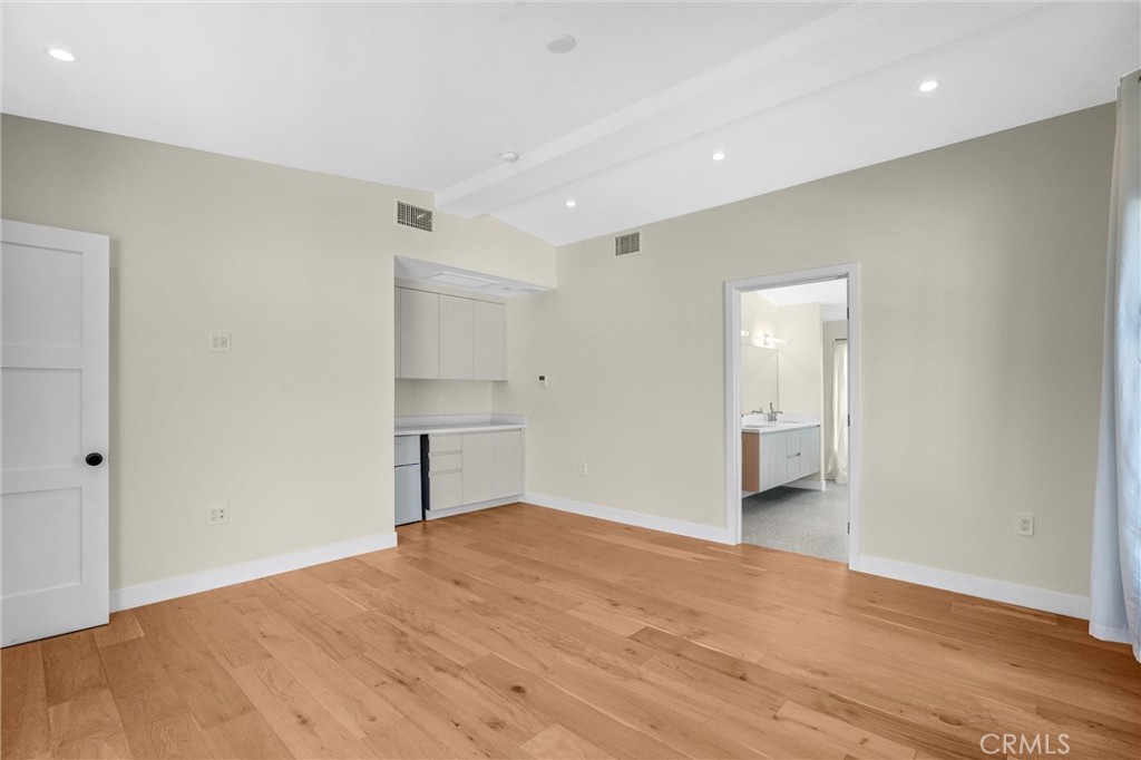 1343 1/2 Seward Street