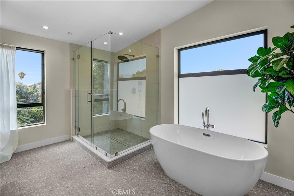 1343 1/2 Seward Street