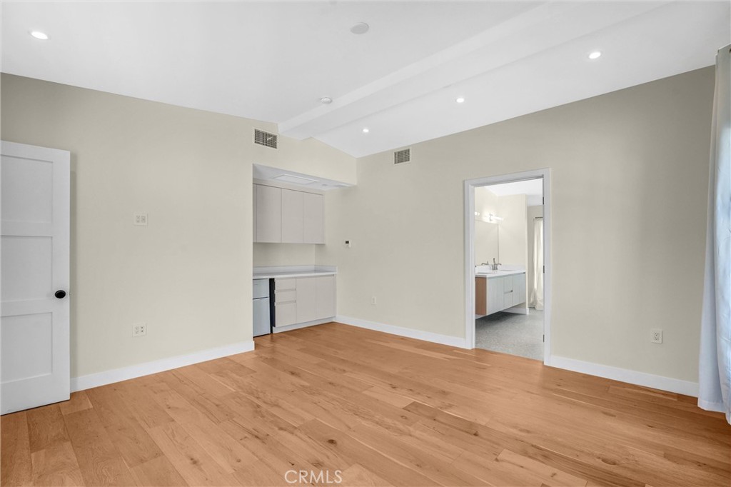 1343 1/2 Seward Street