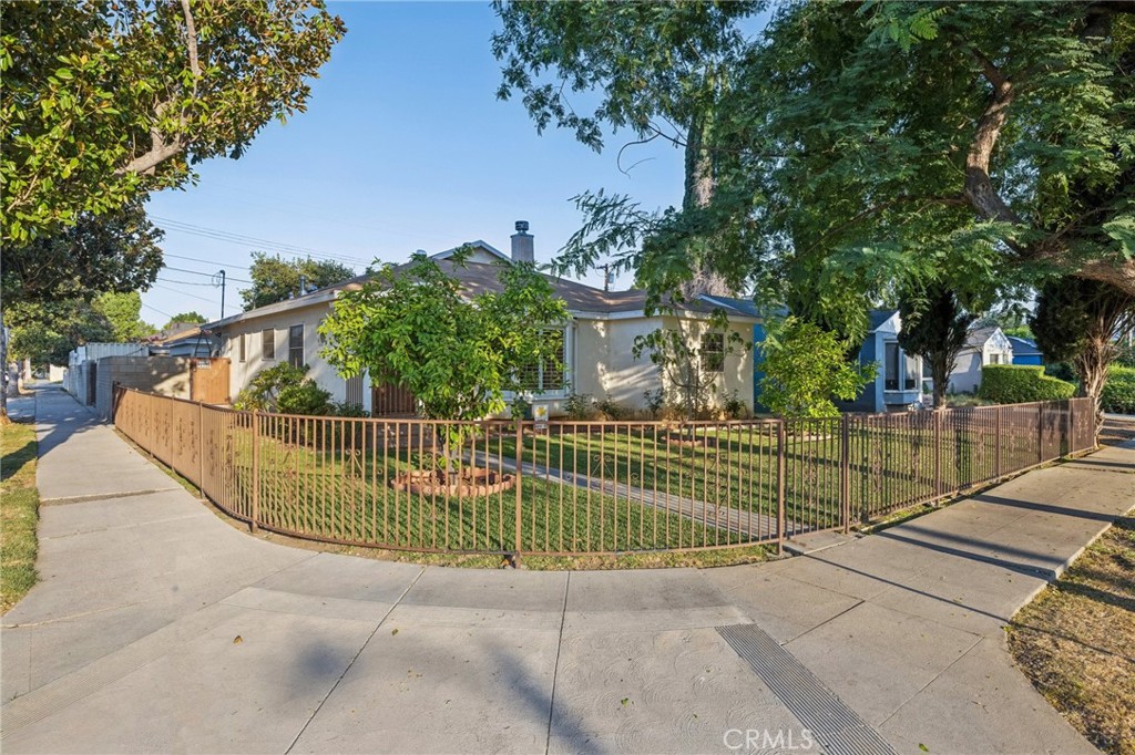 6542 Zelzah Avenue