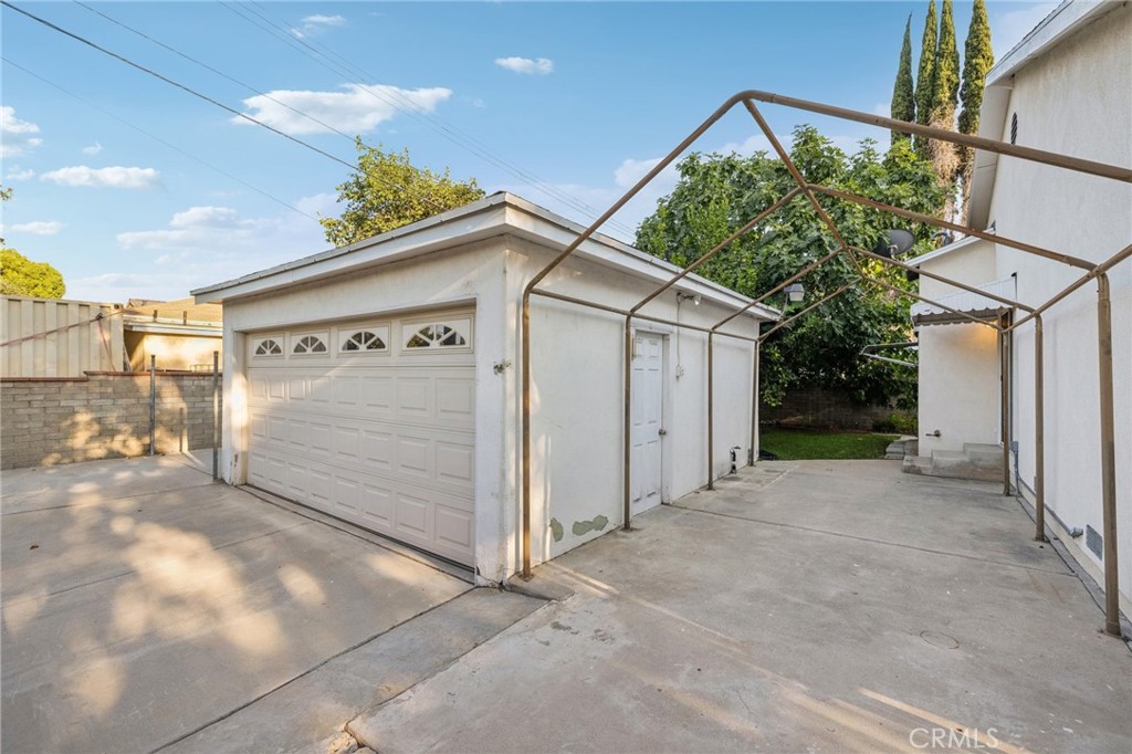 6542 Zelzah Avenue