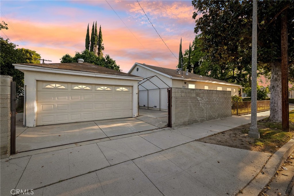 6542 Zelzah Avenue