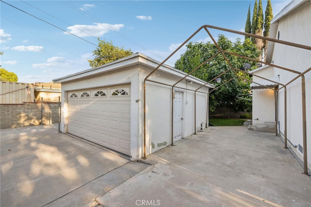 6542 Zelzah Avenue