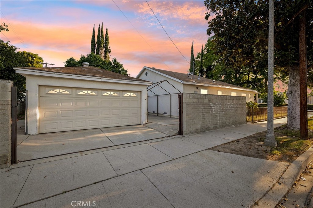 6542 Zelzah Avenue