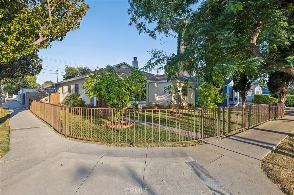 6542 Zelzah Avenue