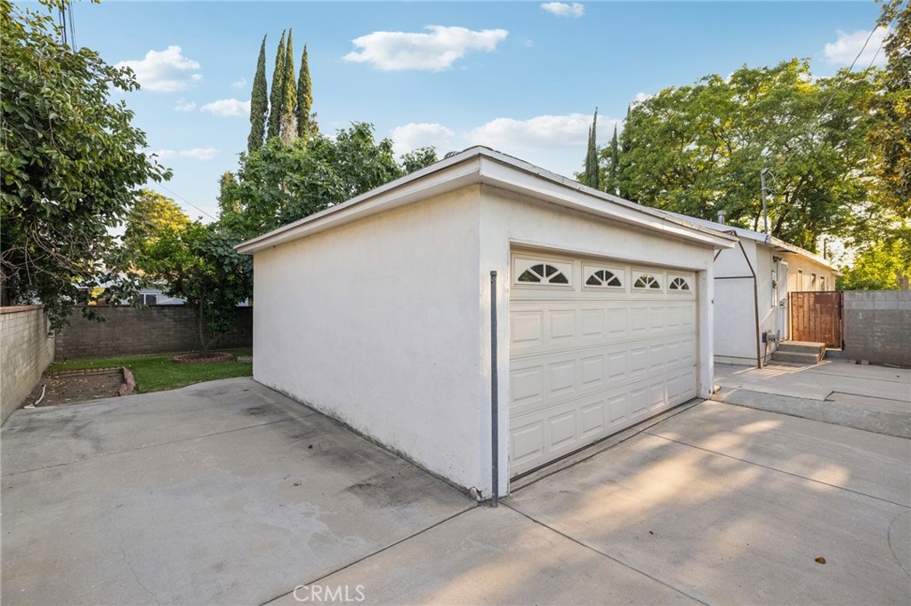 6542 Zelzah Avenue