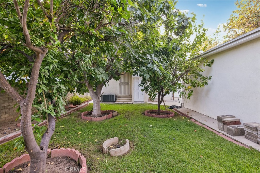 6542 Zelzah Avenue